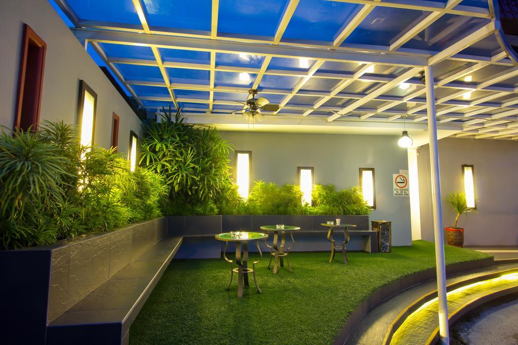 Tkl Hotel جوهر بهرو المظهر الخارجي الصورة